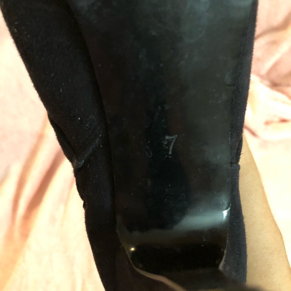 Size 7 black heeled booties